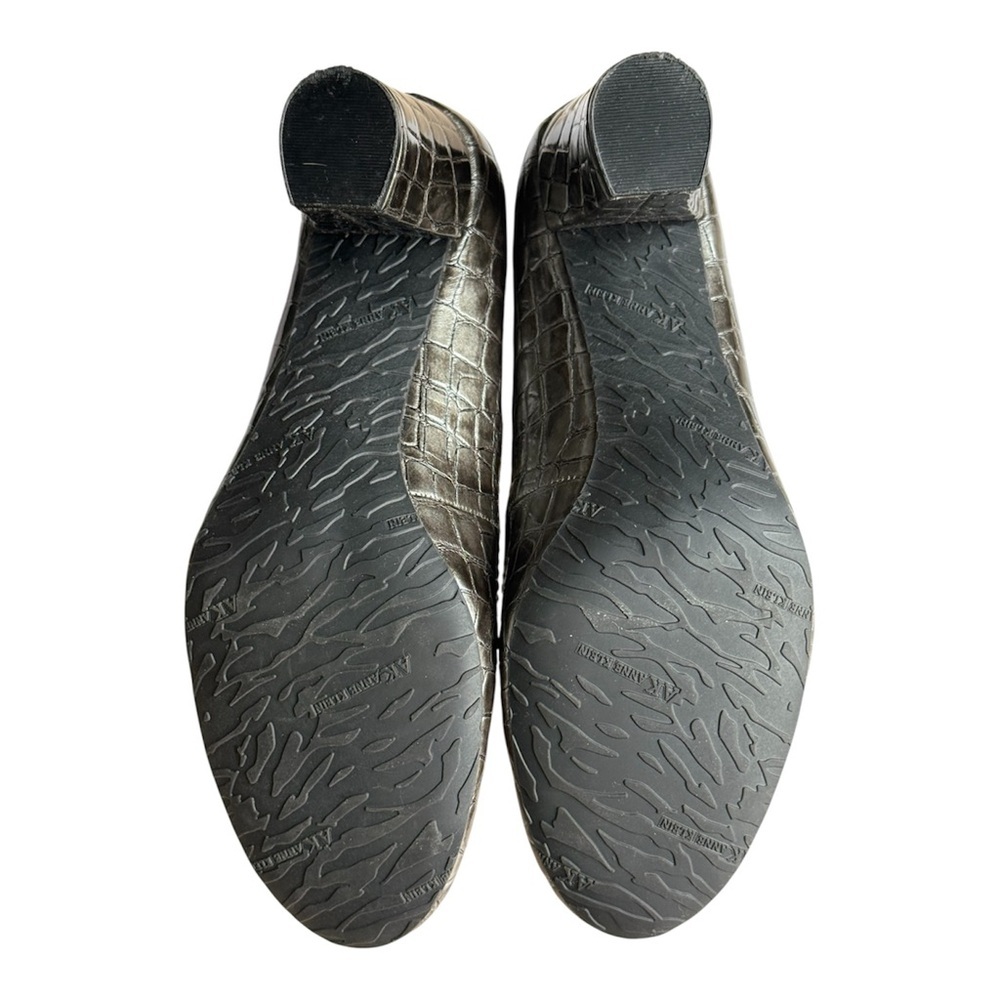 Anne Klein size 7.5 Croc-Embossed Women's Pumps Gray - Picture 6 of 8